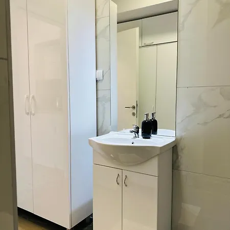 Apartment 308 Elegant